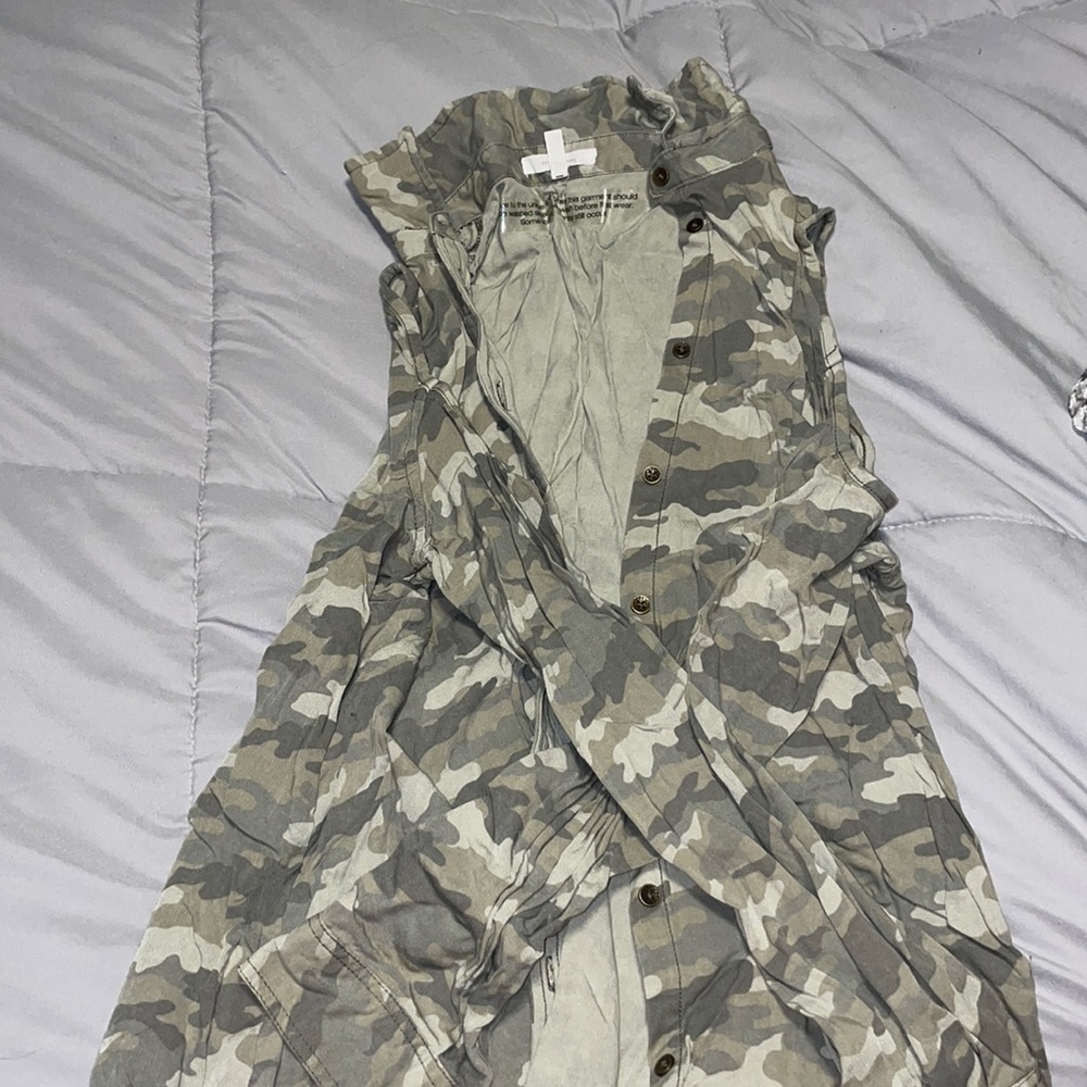 maurice’s button down long sleeve- size small